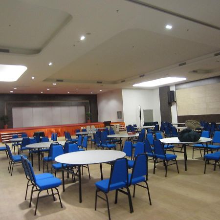D Hotel Seri Iskandar Exterior foto